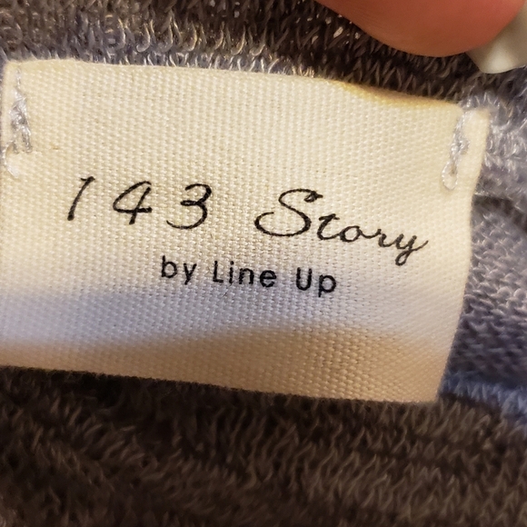 1.4.3. Story by Line Up size Large - Picture 5 of 6